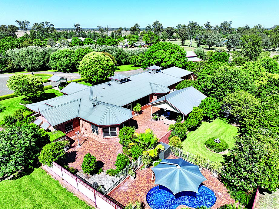 Executive masterbuilt homestead