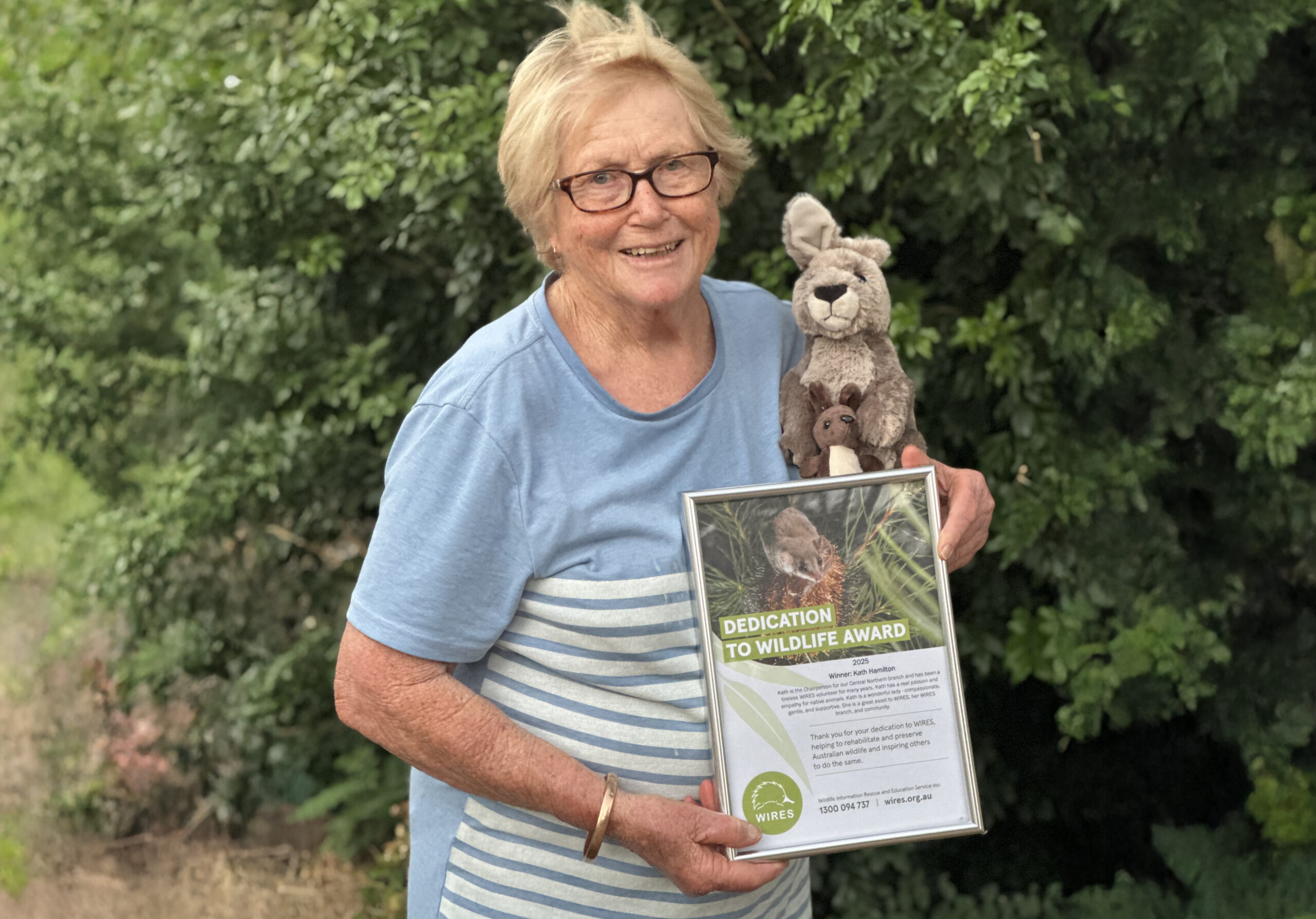 Kath Hamilton receives WIRES Dedication to Wildlife Award