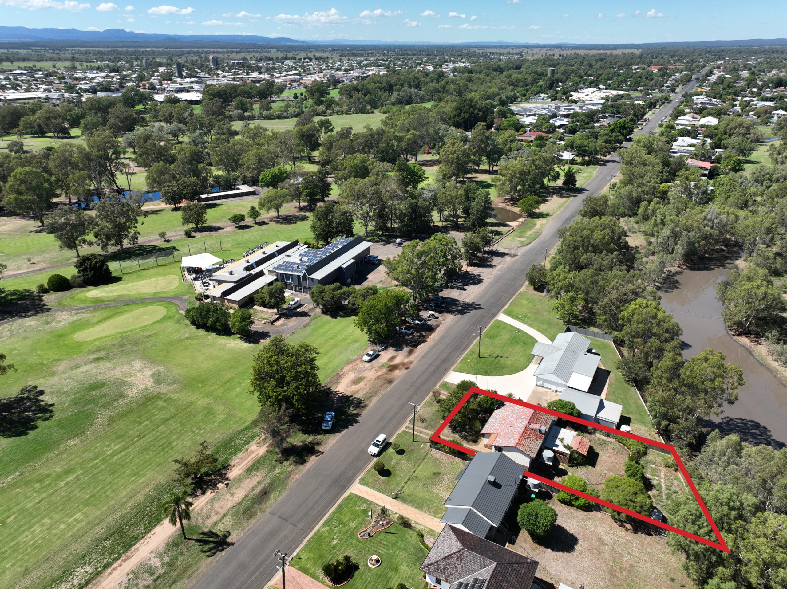 Prime position with golf course views