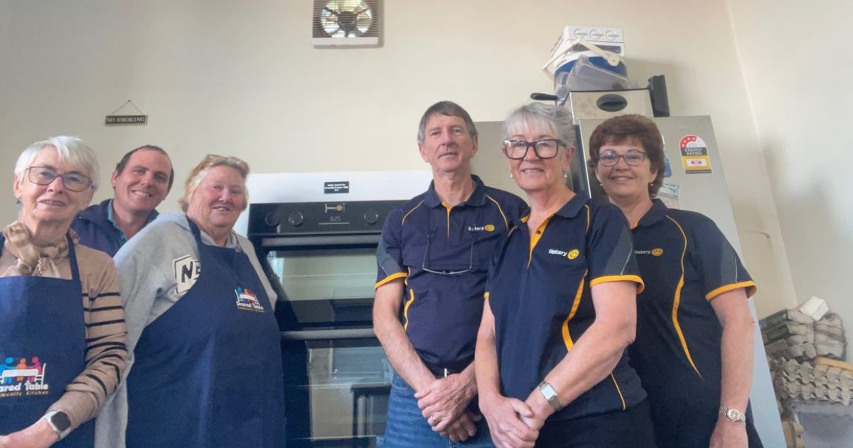 Shared Table boosted by Rotary oven donation