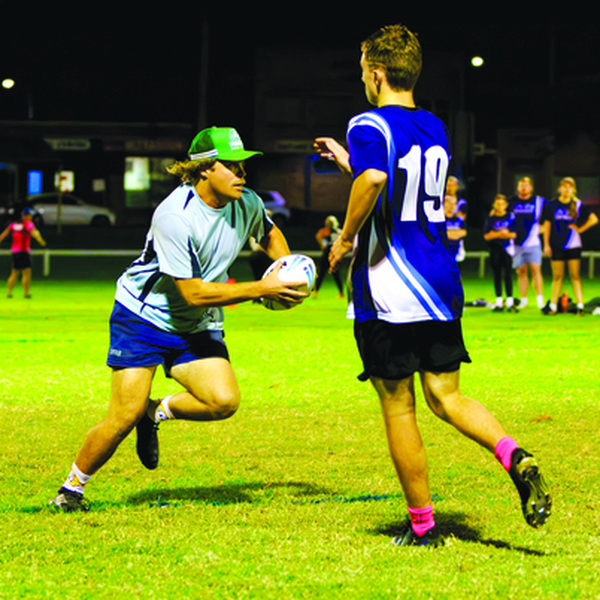 Matt Hall from One Hit Wonders defended by Blake Stride from JWG Livewires. Photo: Bruce Malcolm.