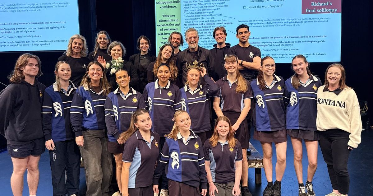 NHS students gain fresh insights during Sydney study tour