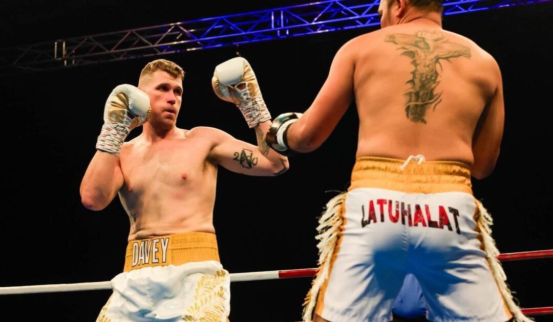 Brendan Davey marks pro debut with rousing win