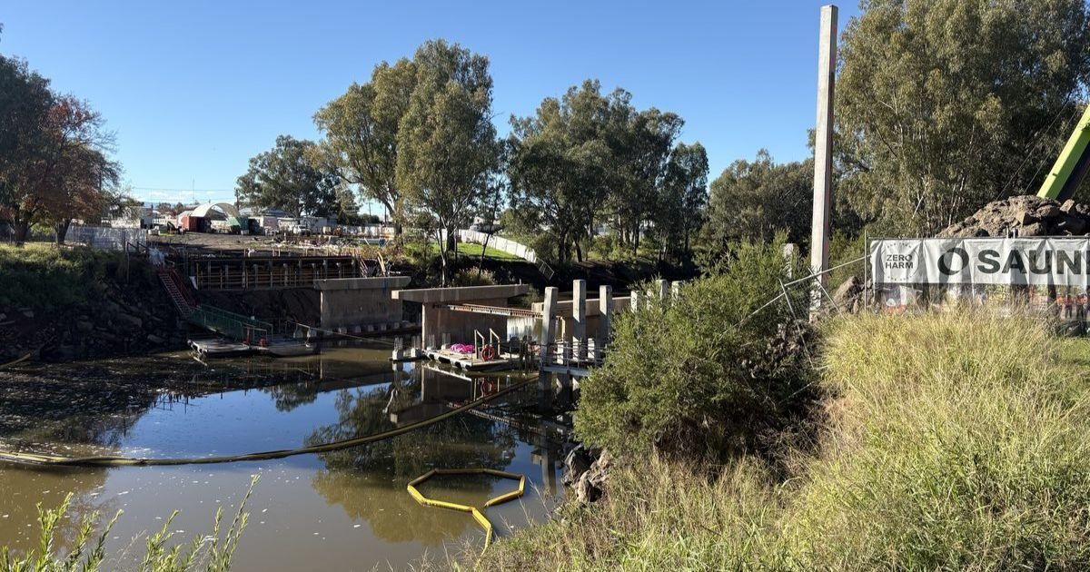 Violet Street bridge reopening delayed