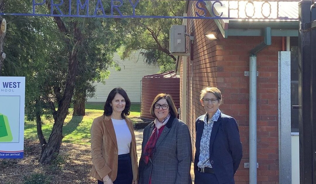 Education officials visit Narrabri West
