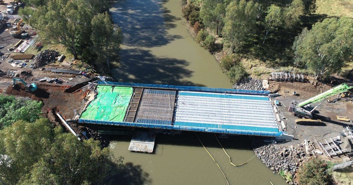 Countdown on as new Violet Street bridge takes shape